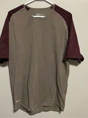 BYLT Basics Short Sleeve Raglan Shirt in Olive & Burgundy Sleeves